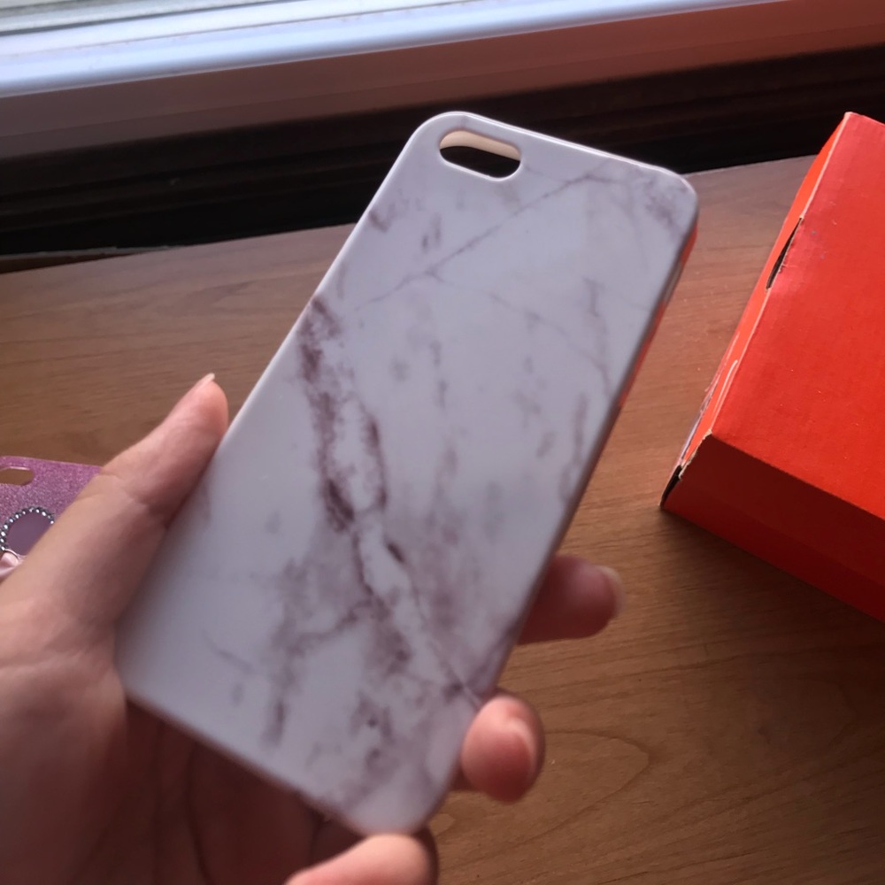iPhone SE cases - Picture 4 of 4